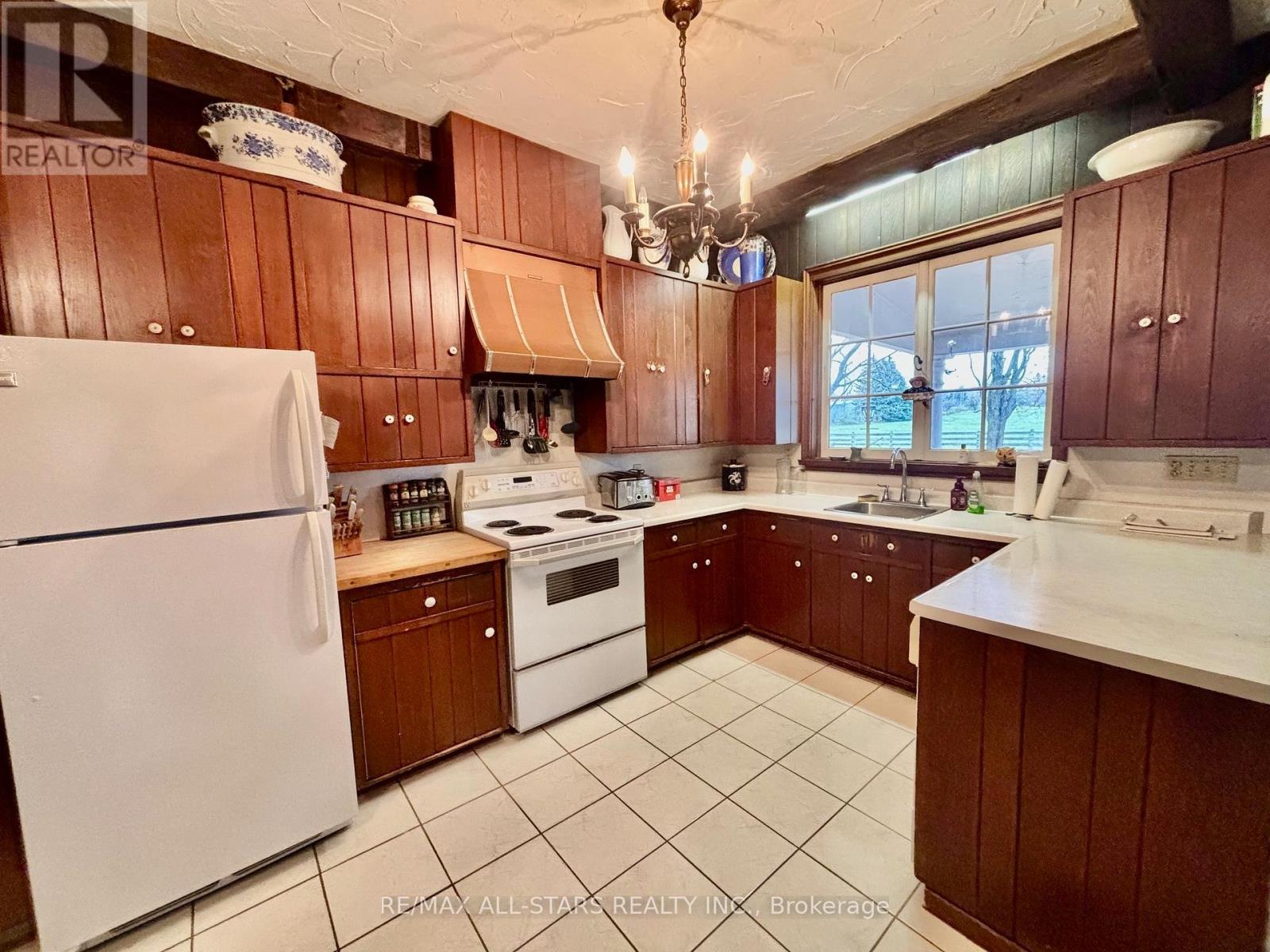 15820 Warden Avenue, Whitchurch-Stouffville, Ontario  L4A 2V6 - Photo 9 - N12497398