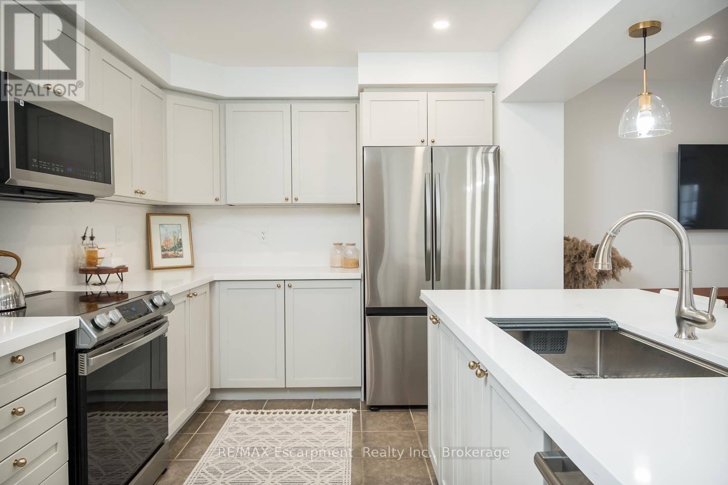 503 Cavanagh Lane, Milton, Ontario L9T 8G3 - Photo 7 - W12513892