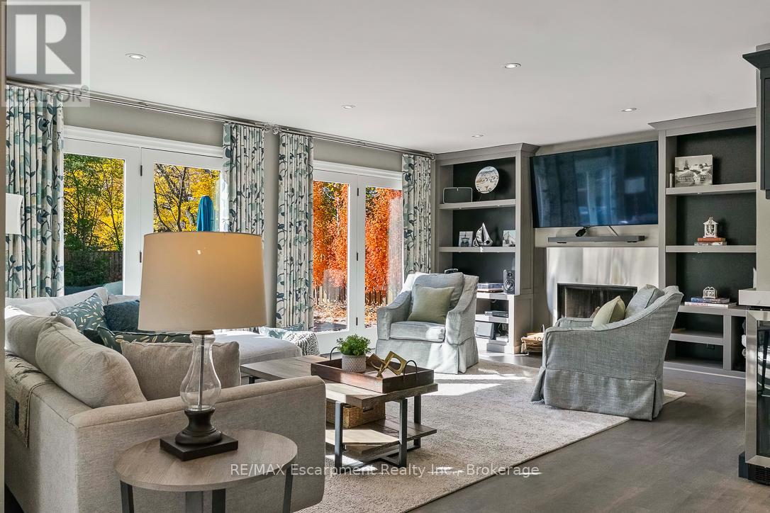 278 Carolyn Drive, Oakville, Ontario  L6K 3M6 - Photo 19 - W12513920