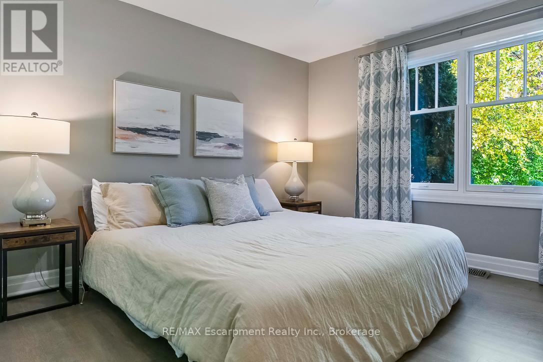 278 Carolyn Drive, Oakville, Ontario  L6K 3M6 - Photo 24 - W12513920