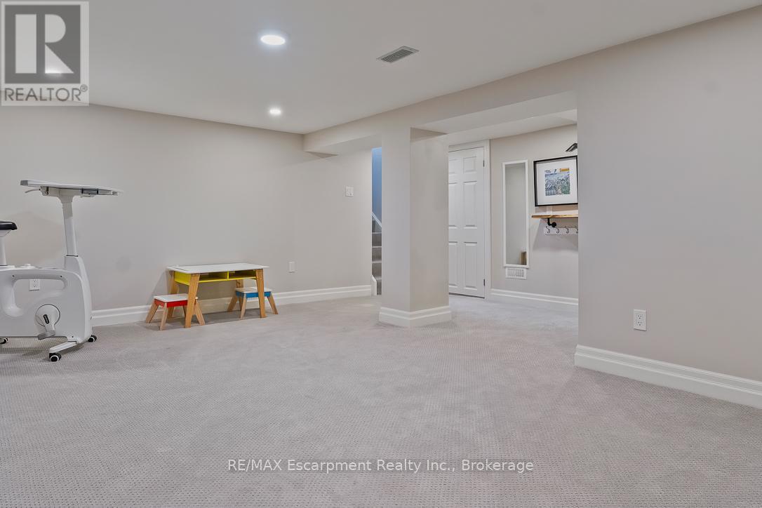 278 Carolyn Drive, Oakville, Ontario  L6K 3M6 - Photo 35 - W12513920