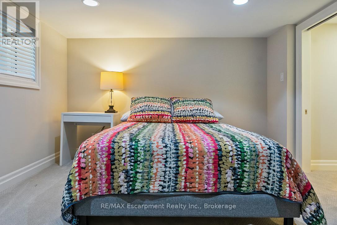 278 Carolyn Drive, Oakville, Ontario  L6K 3M6 - Photo 36 - W12513920