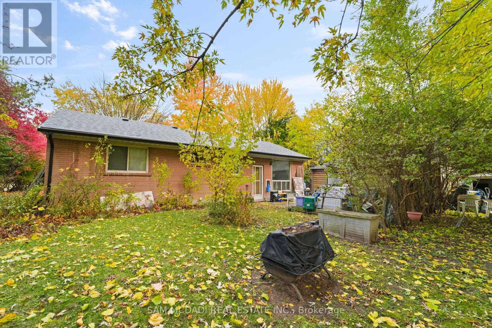 1610 Magenta Court, Mississauga, Ontario L5G 3A7 - Photo 10 - W12500068