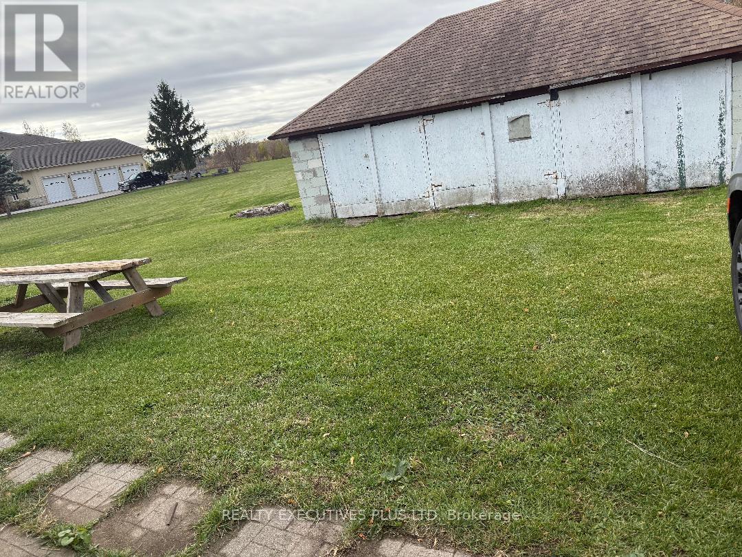 8948 Heritage Road, Brampton, Ontario  L6Y 0E1 - Photo 11 - W12440470