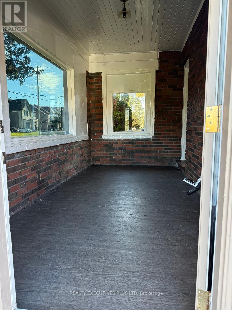 8948 Heritage Road, Brampton, Ontario  L6Y 0E1 - Photo 4 - W12440470