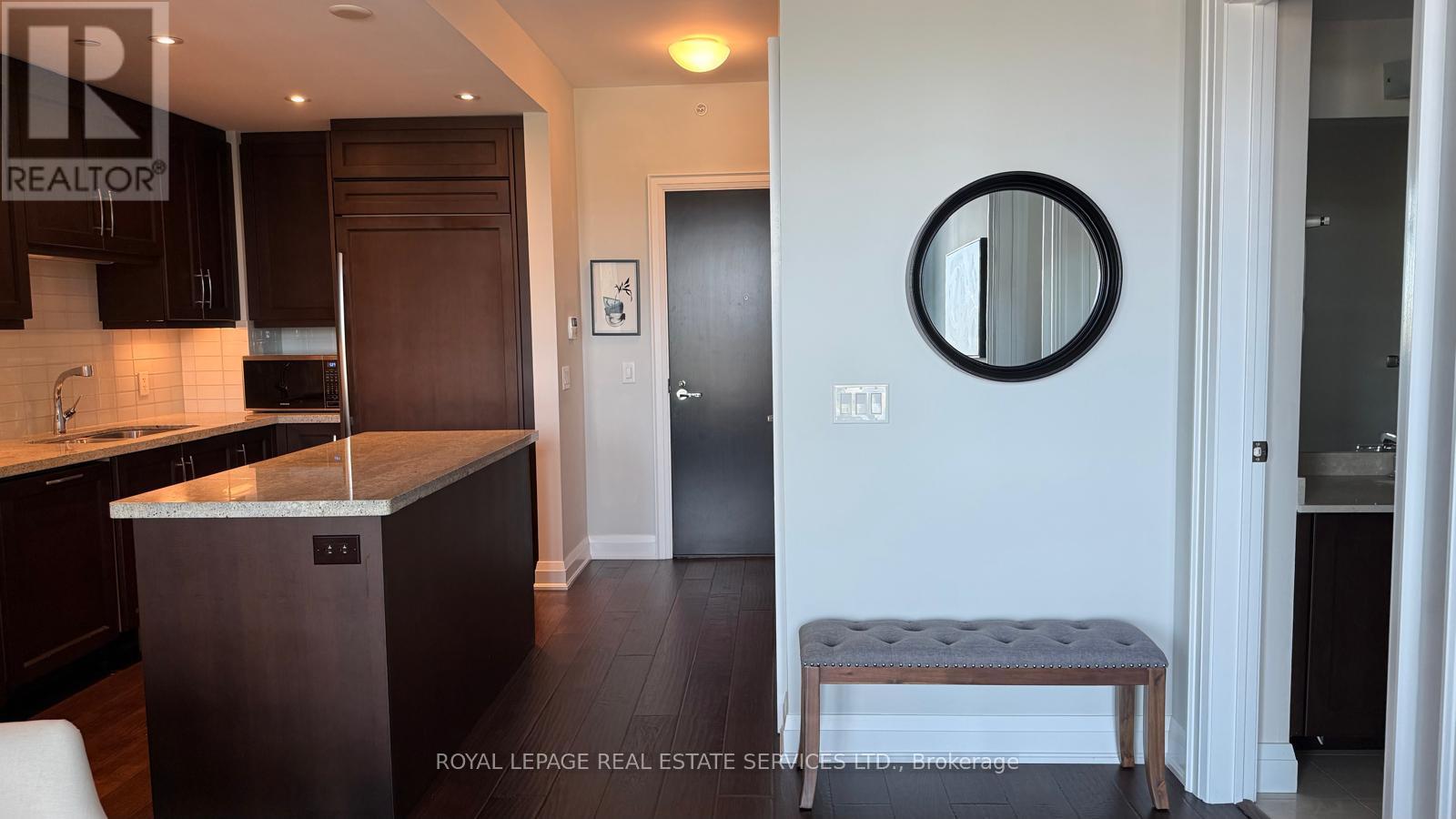 501 - 11 Bronte Road, Oakville, Ontario L6L 0E1 - Photo 11 - W12509620