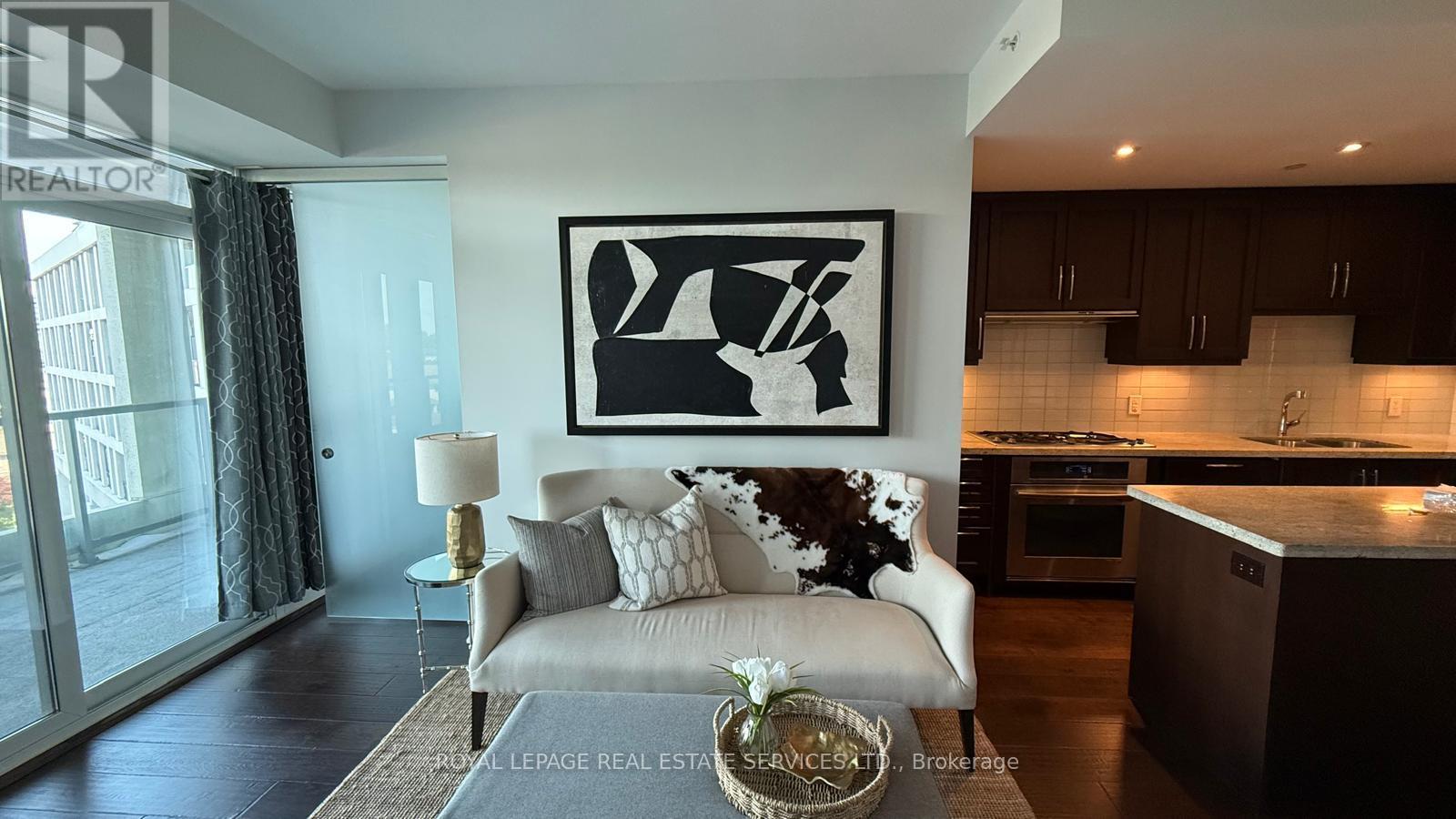 501 - 11 Bronte Road, Oakville, Ontario L6L 0E1 - Photo 3 - W12509620