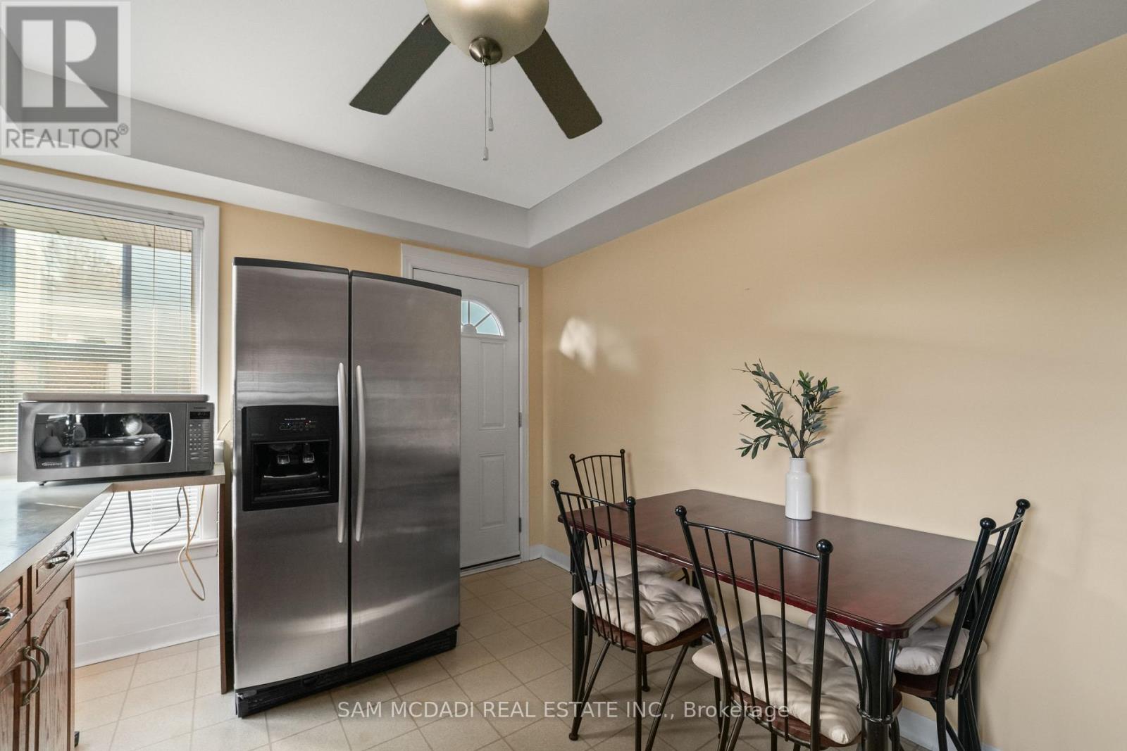 185 Rathburn Road, Toronto, Ontario  M9B 2L2 - Photo 10 - W12513466