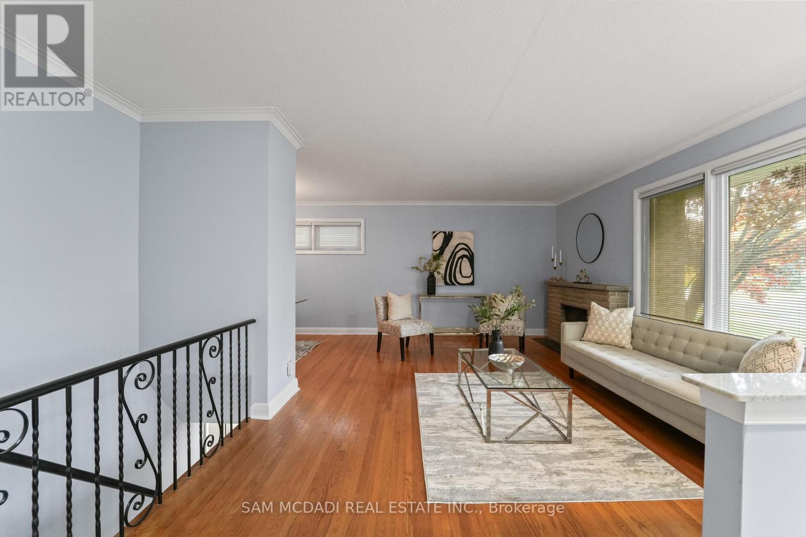 185 Rathburn Road, Toronto, Ontario  M9B 2L2 - Photo 4 - W12513466