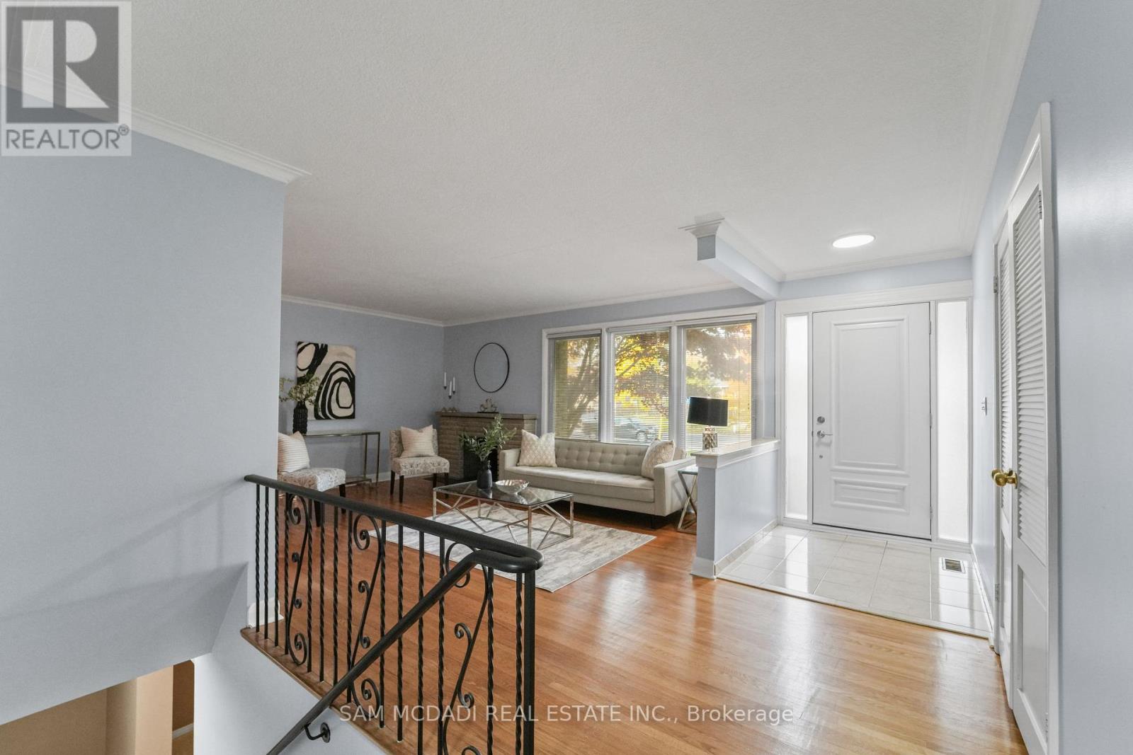 185 Rathburn Road, Toronto, Ontario  M9B 2L2 - Photo 16 - W12513466