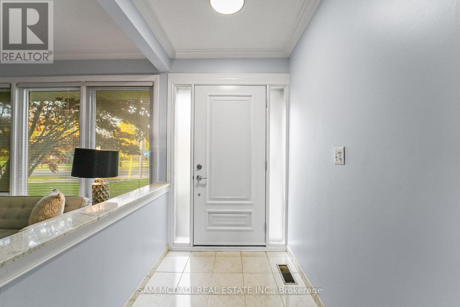 185 Rathburn Road, Toronto, Ontario  M9B 2L2 - Photo 3 - W12513466