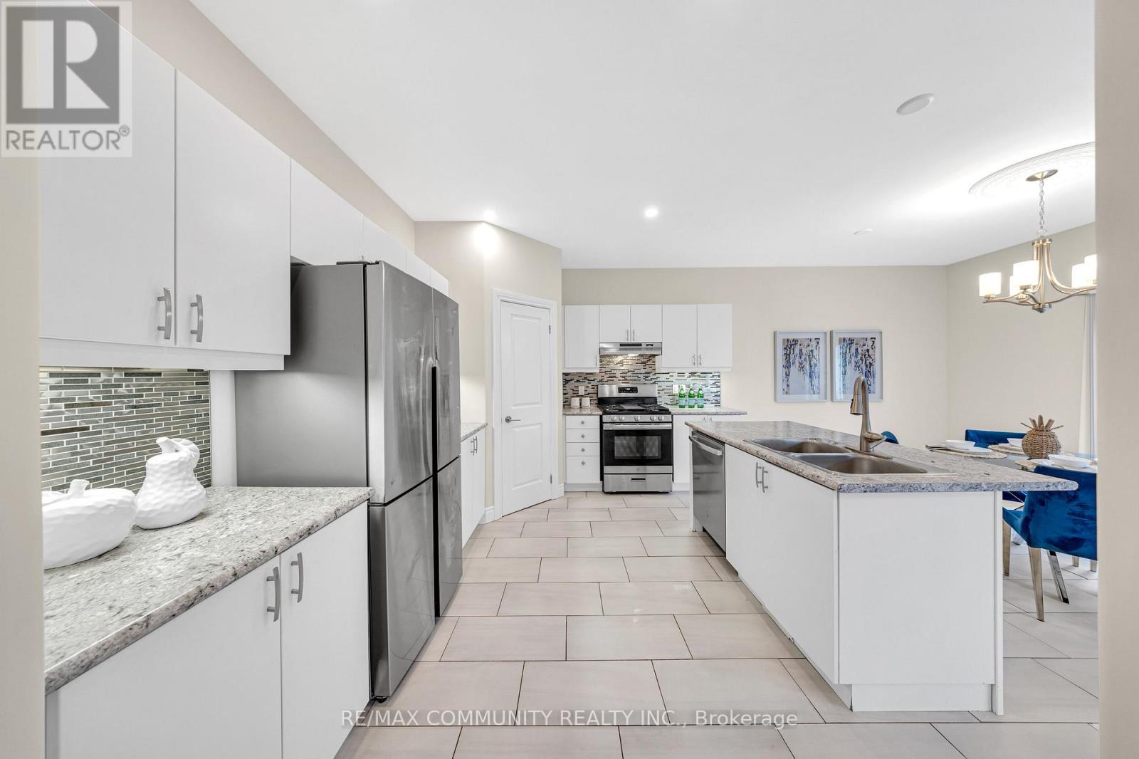 78 Alcorn Drive, Kawartha Lakes, Ontario  K9V 0M8 - Photo 10 - X12513556