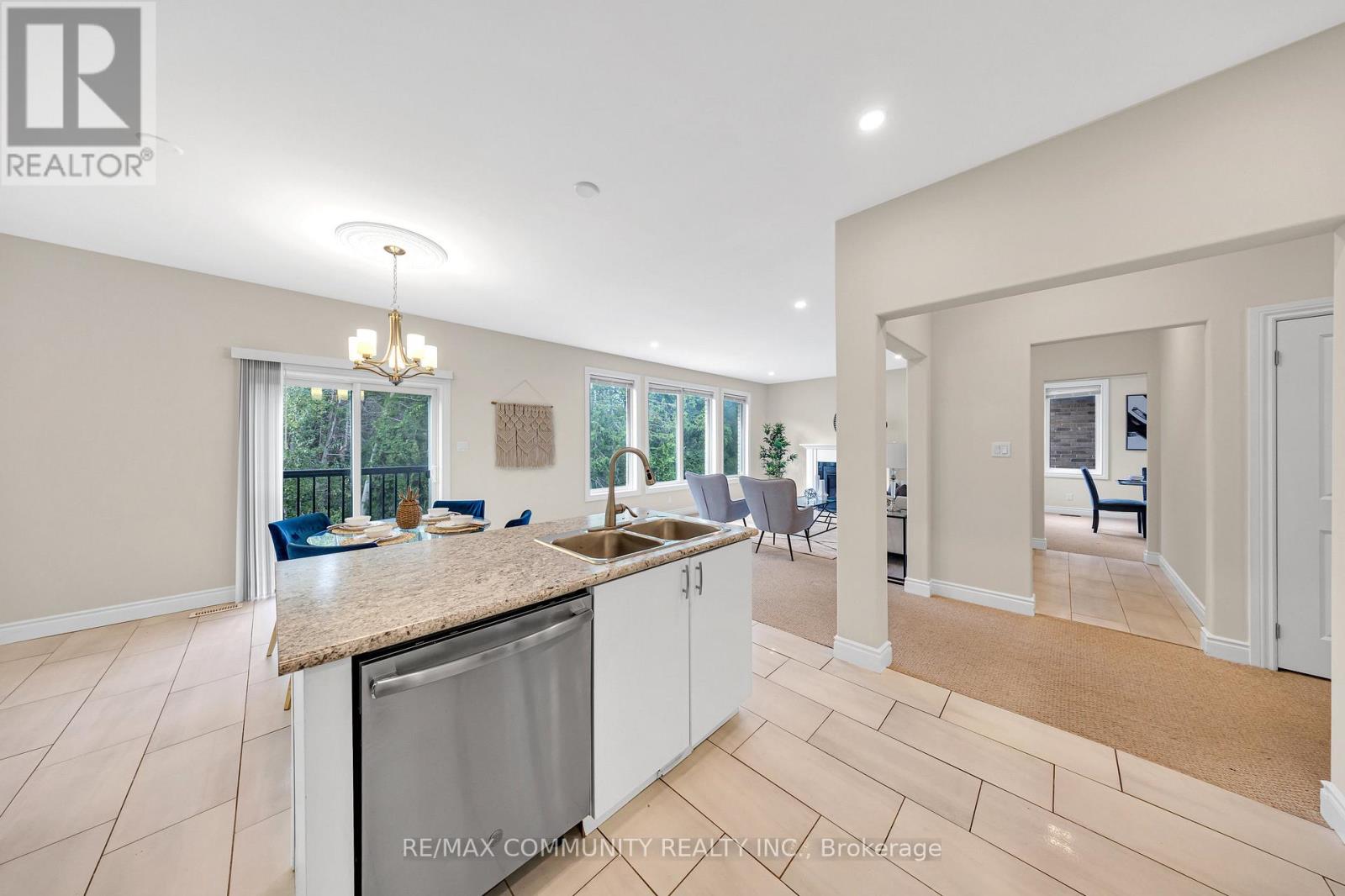 78 Alcorn Drive, Kawartha Lakes, Ontario  K9V 0M8 - Photo 12 - X12513556