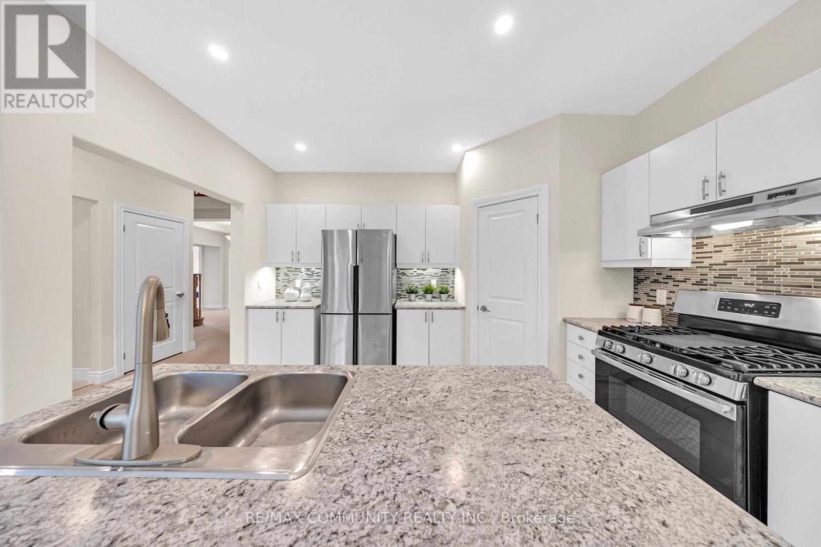 78 Alcorn Drive, Kawartha Lakes, Ontario  K9V 0M8 - Photo 19 - X12513556