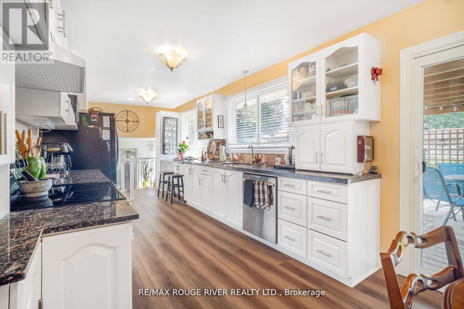 5210 Timothy Crescent, Niagara Falls, Ontario  L2E 5G3 - Photo 2 - X12513582