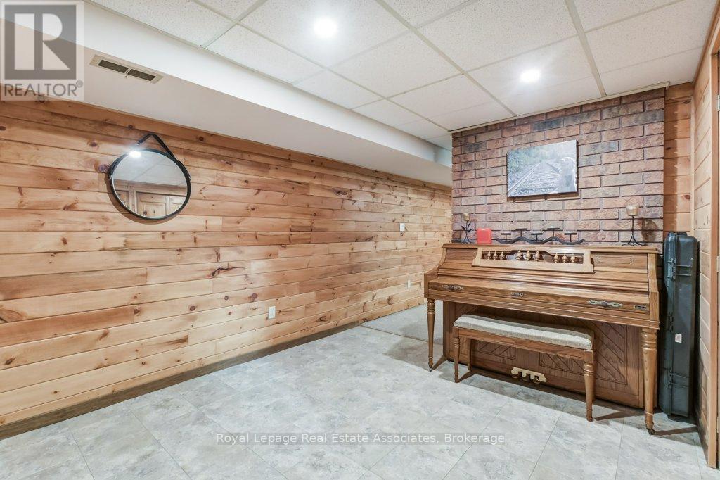 6138 Trafalgar Road, Erin, Ontario  L0N 1N0 - Photo 27 - X12513612