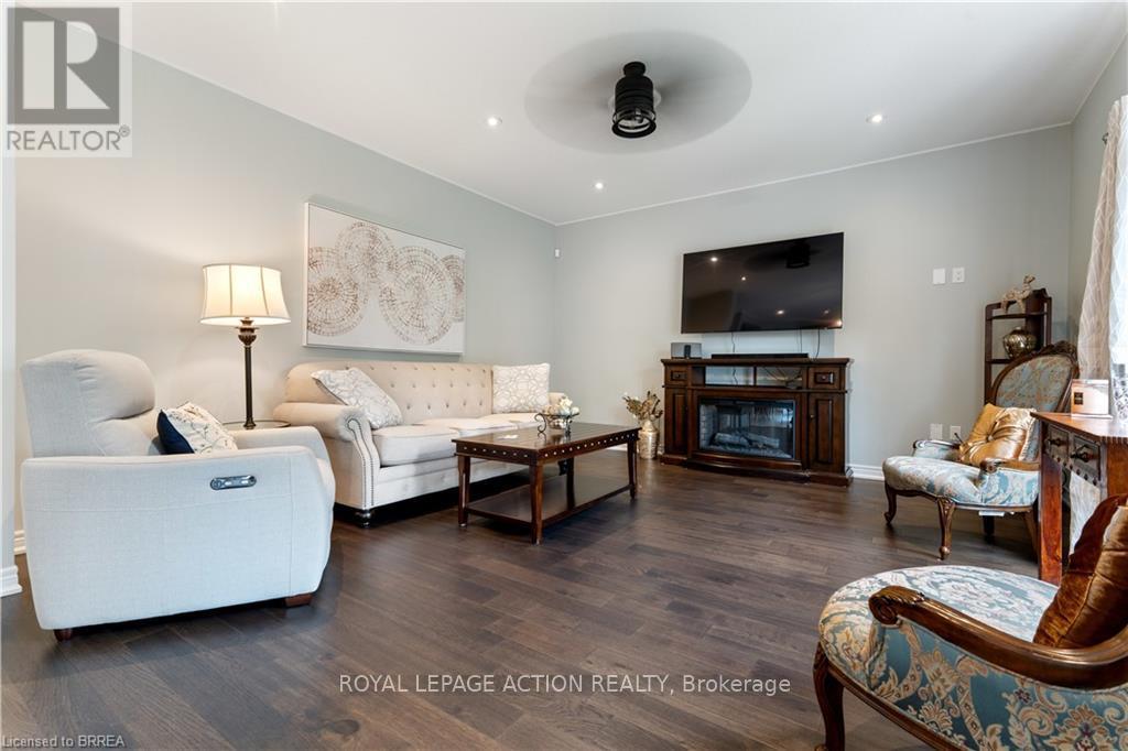 8 Lorne Card Drive, Brant, Ontario  N3L 0H8 - Photo 13 - X12513624