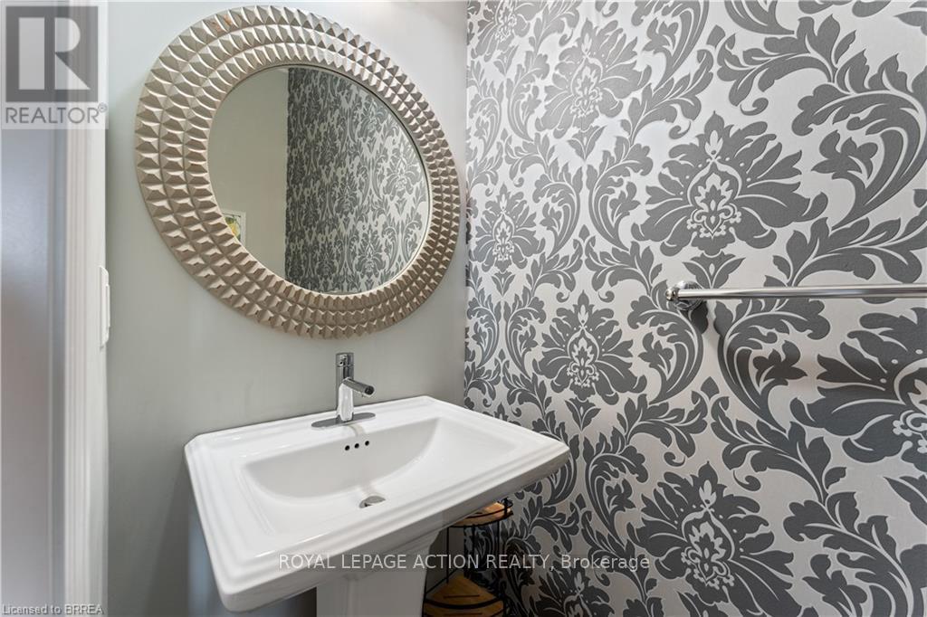 8 Lorne Card Drive, Brant, Ontario  N3L 0H8 - Photo 6 - X12513624