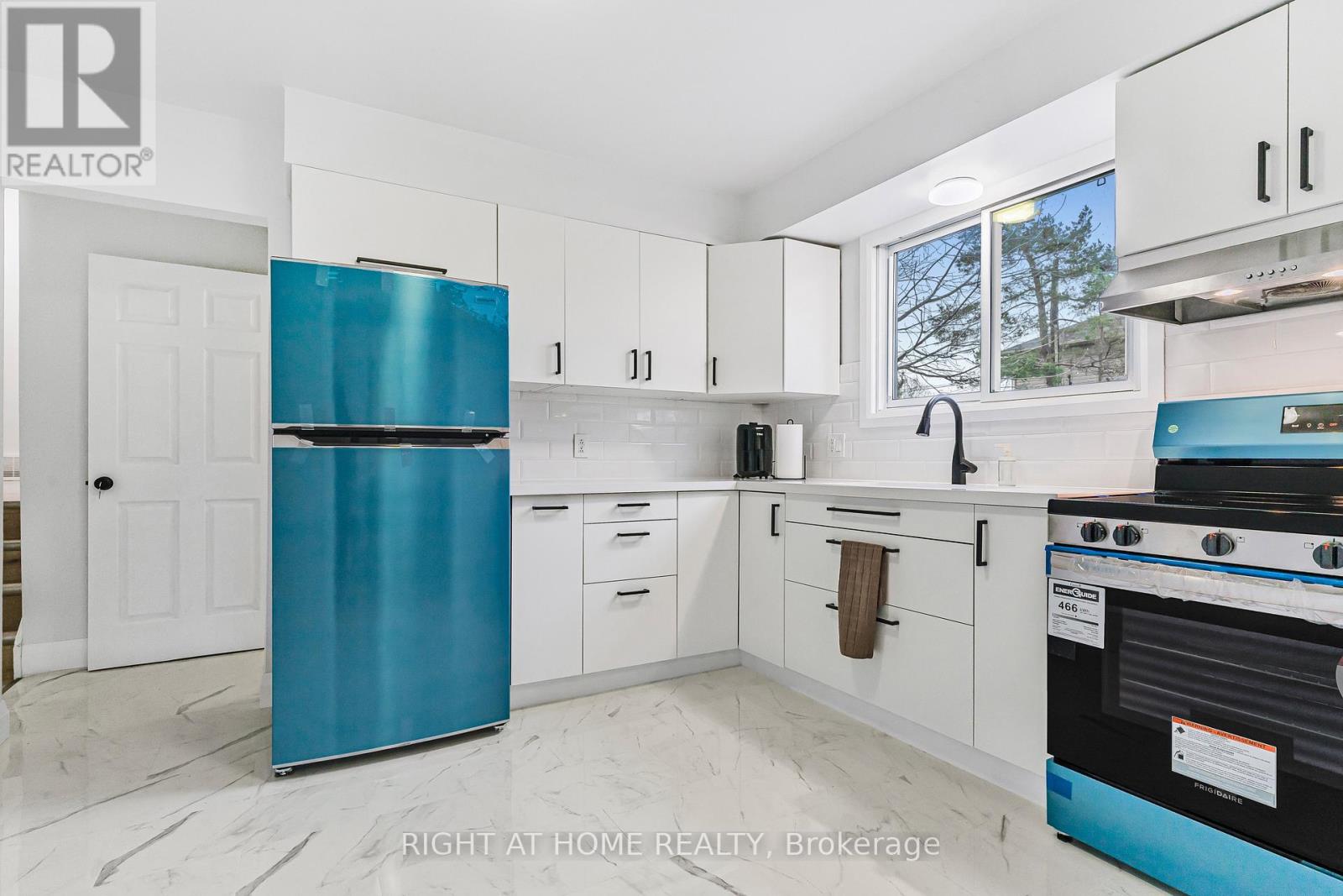 3 Northgate Drive, Welland, Ontario  L3C 5Y2 - Photo 6 - X12513684