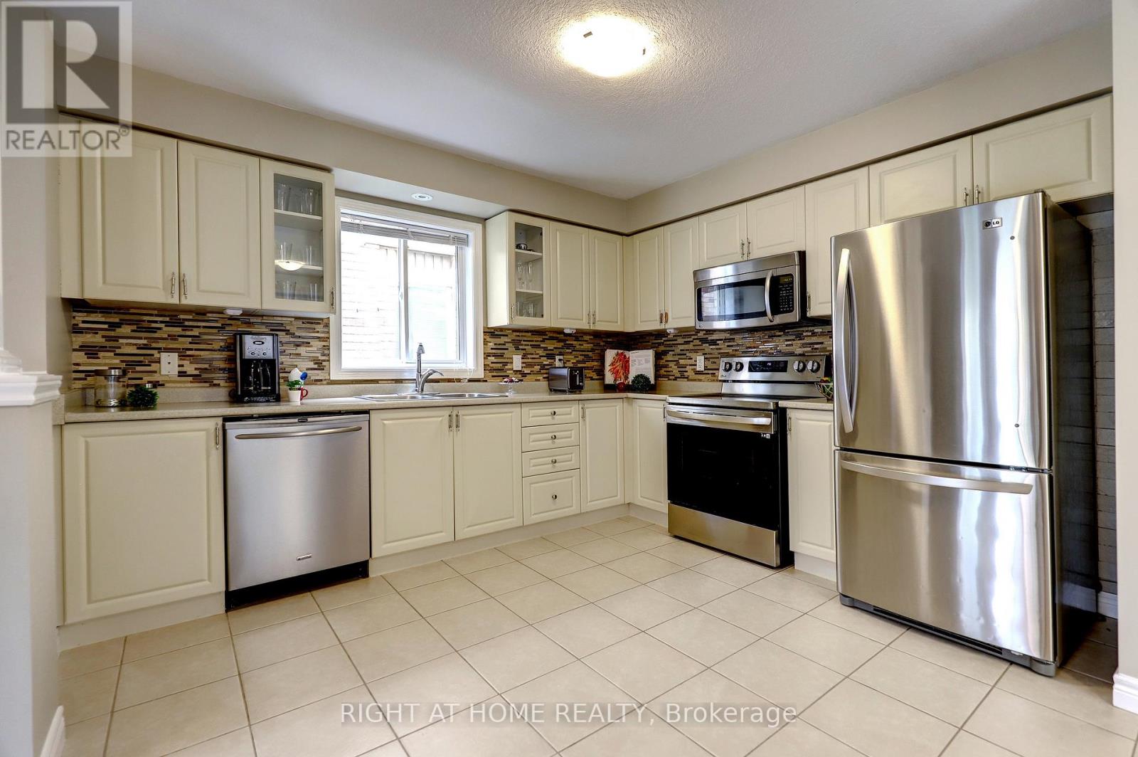 21 Mullin Drive, Guelph, Ontario  N1E 0E1 - Photo 10 - X12513792