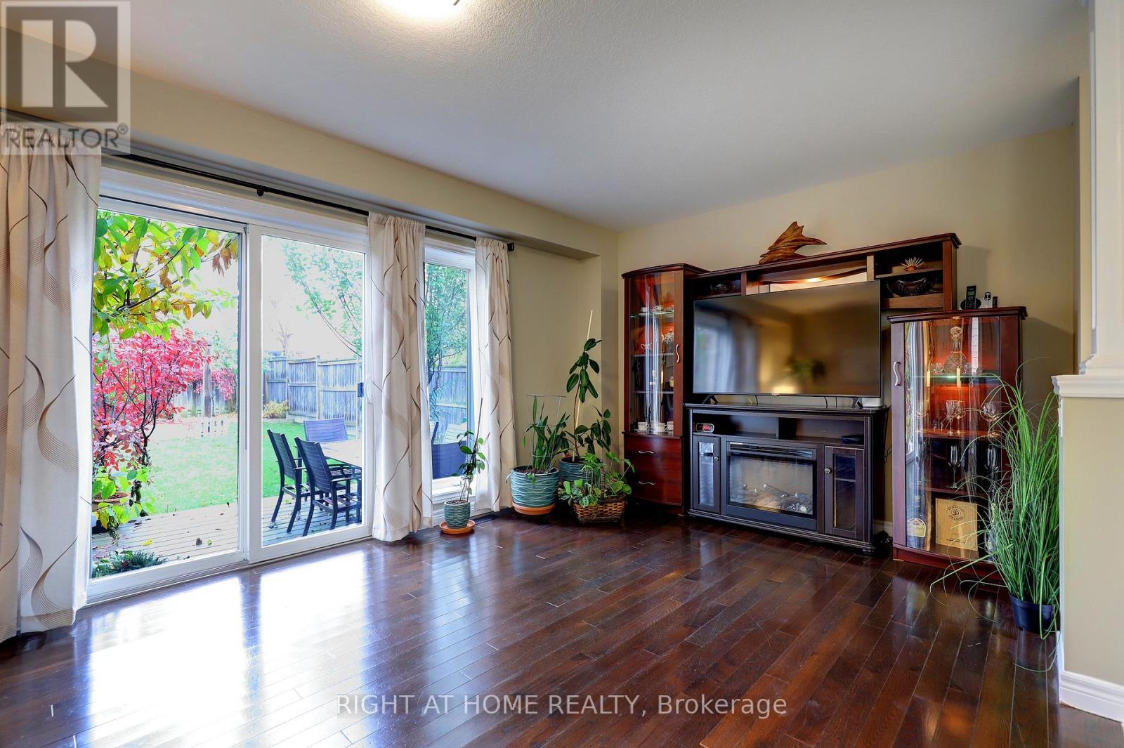 21 Mullin Drive, Guelph, Ontario  N1E 0E1 - Photo 12 - X12513792