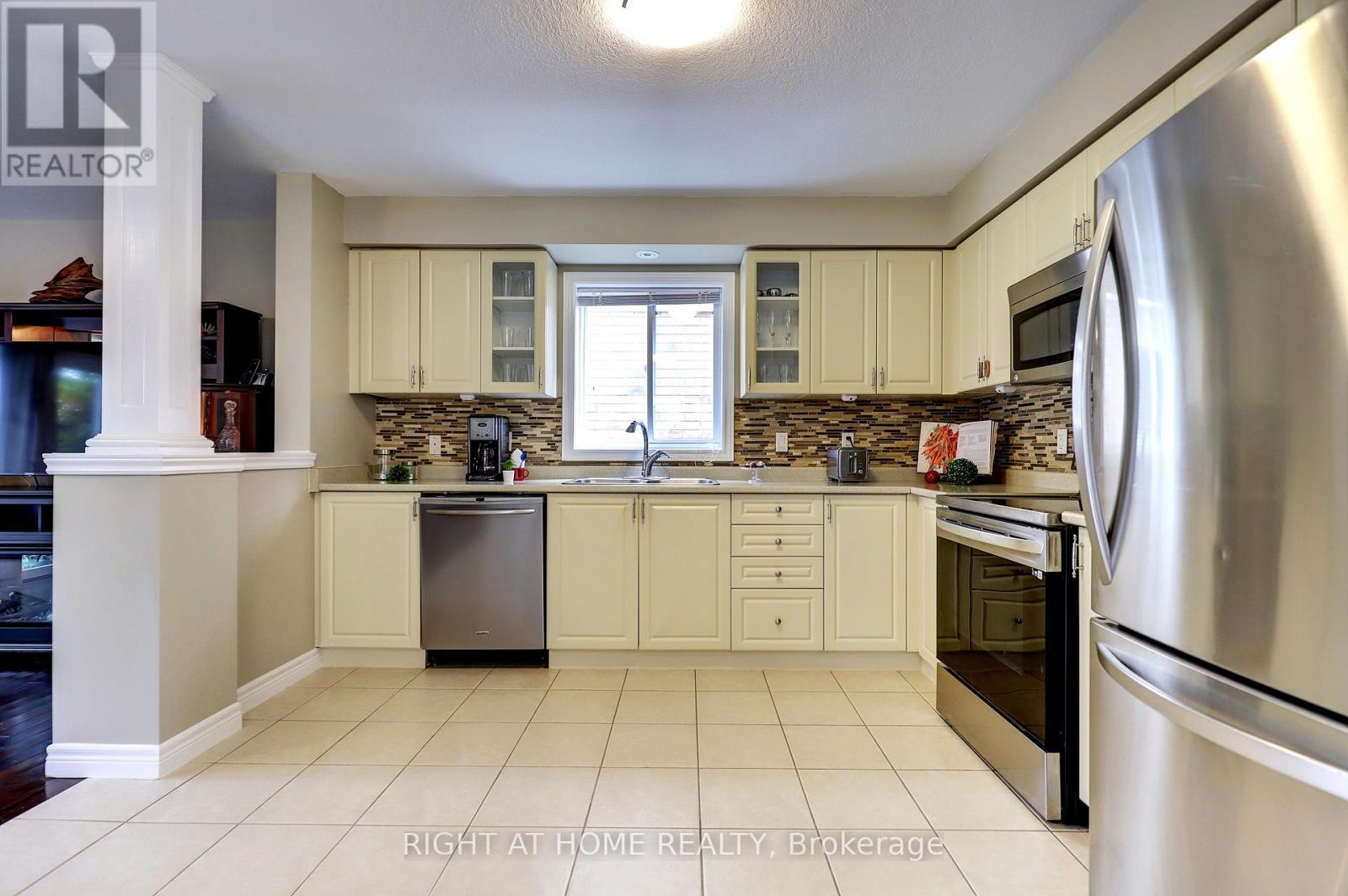 21 Mullin Drive, Guelph, Ontario  N1E 0E1 - Photo 8 - X12513792