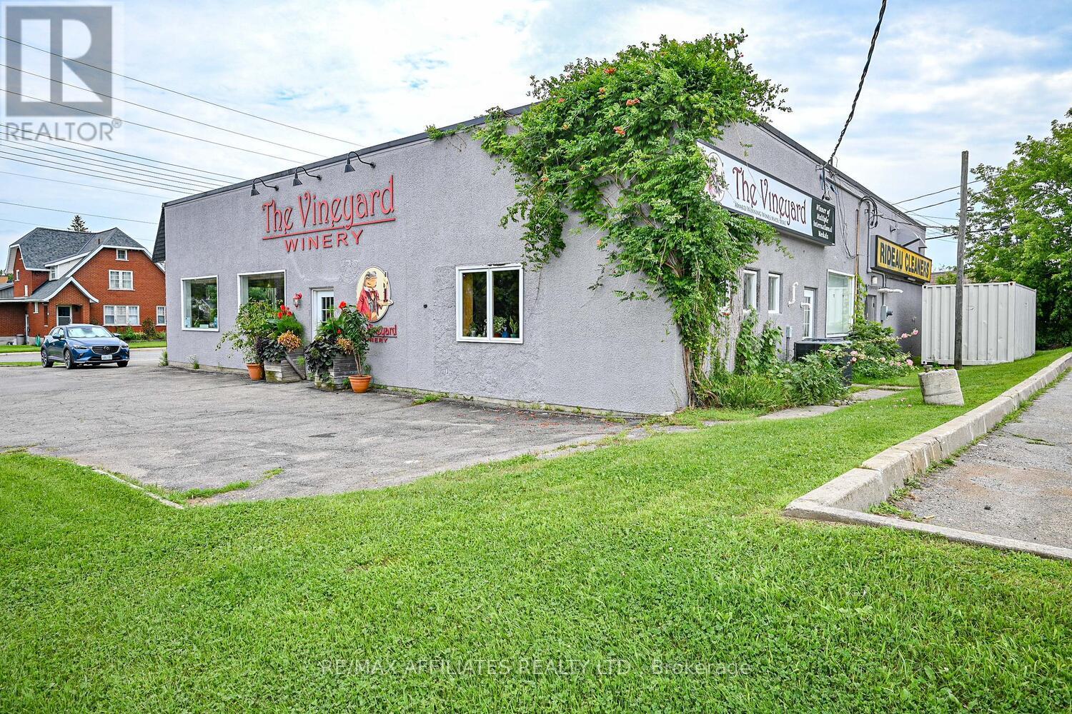 202 Percy Street, Smiths Falls, Ontario  K7A 4W8 - Photo 4 - X12149506