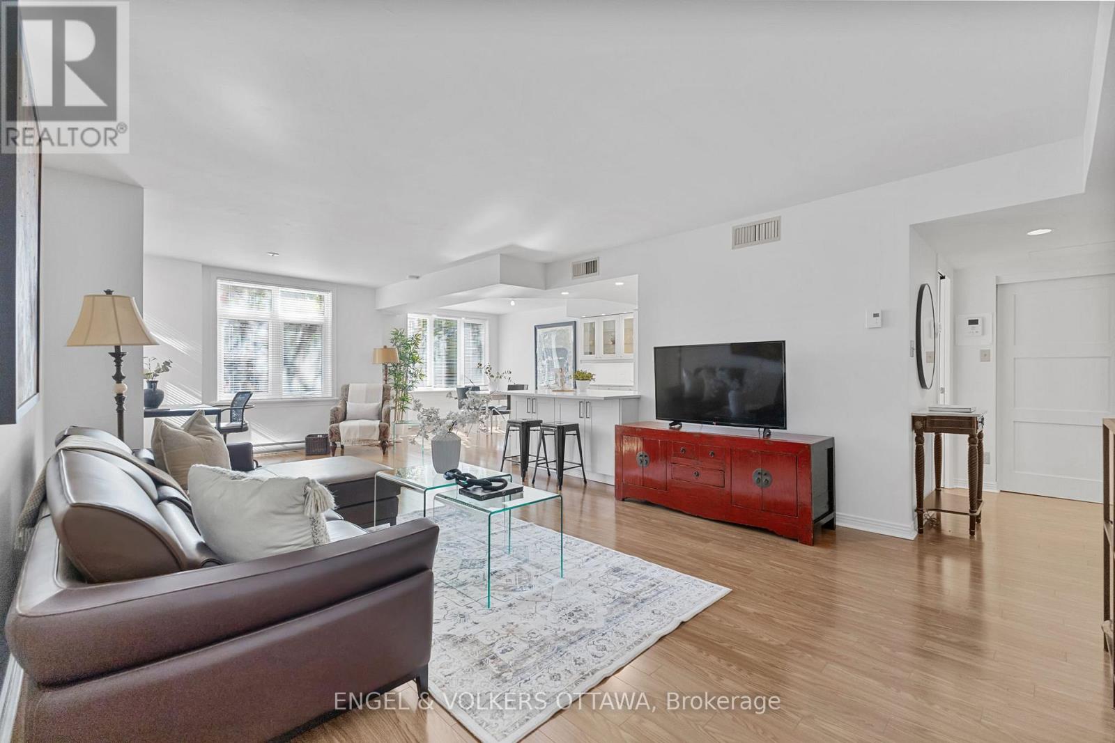 206 - 205 Somerset Street W, Ottawa, Ontario K2P 0J1 - Photo 17 - X12468319