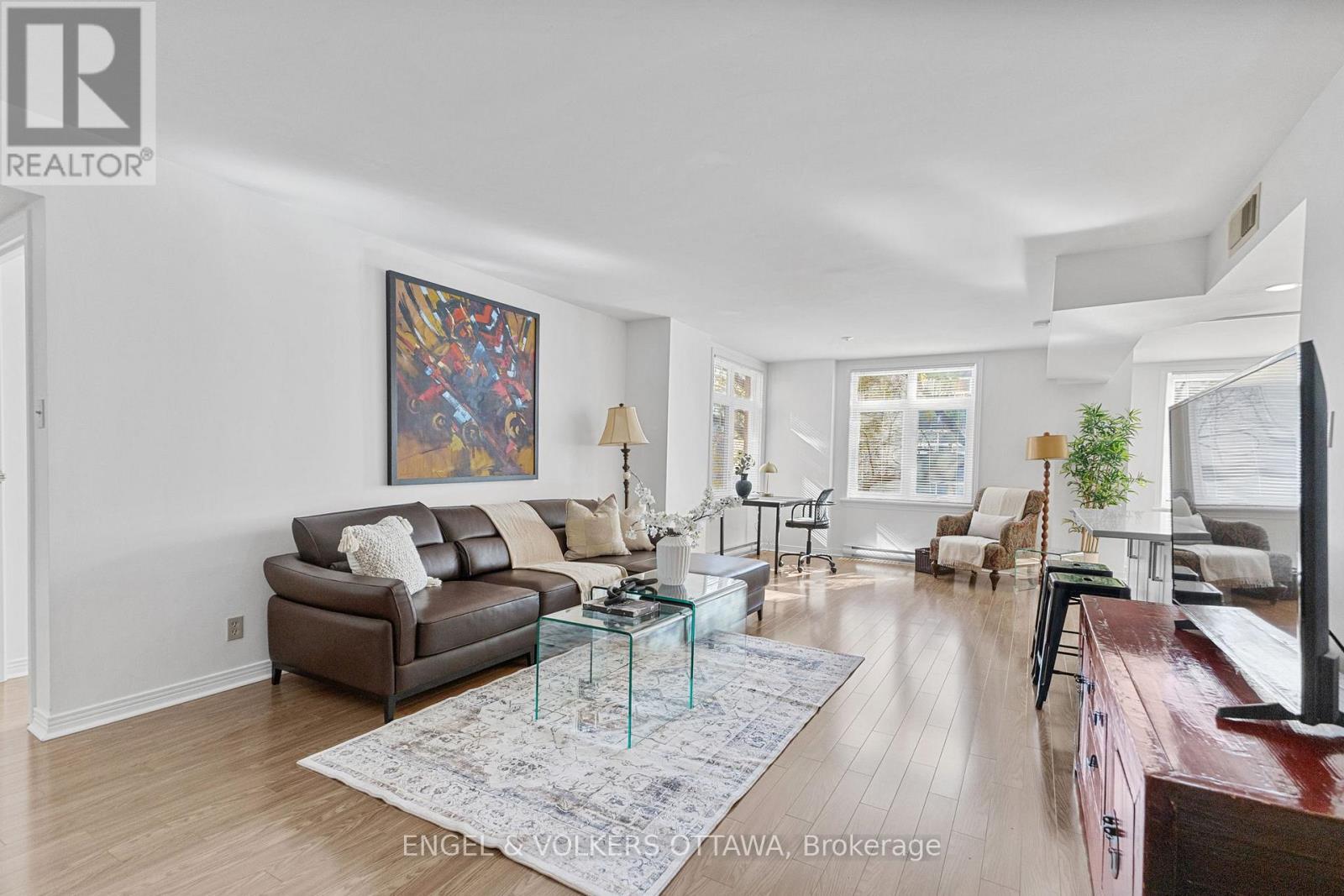 206 - 205 Somerset Street W, Ottawa, Ontario K2P 0J1 - Photo 15 - X12468319