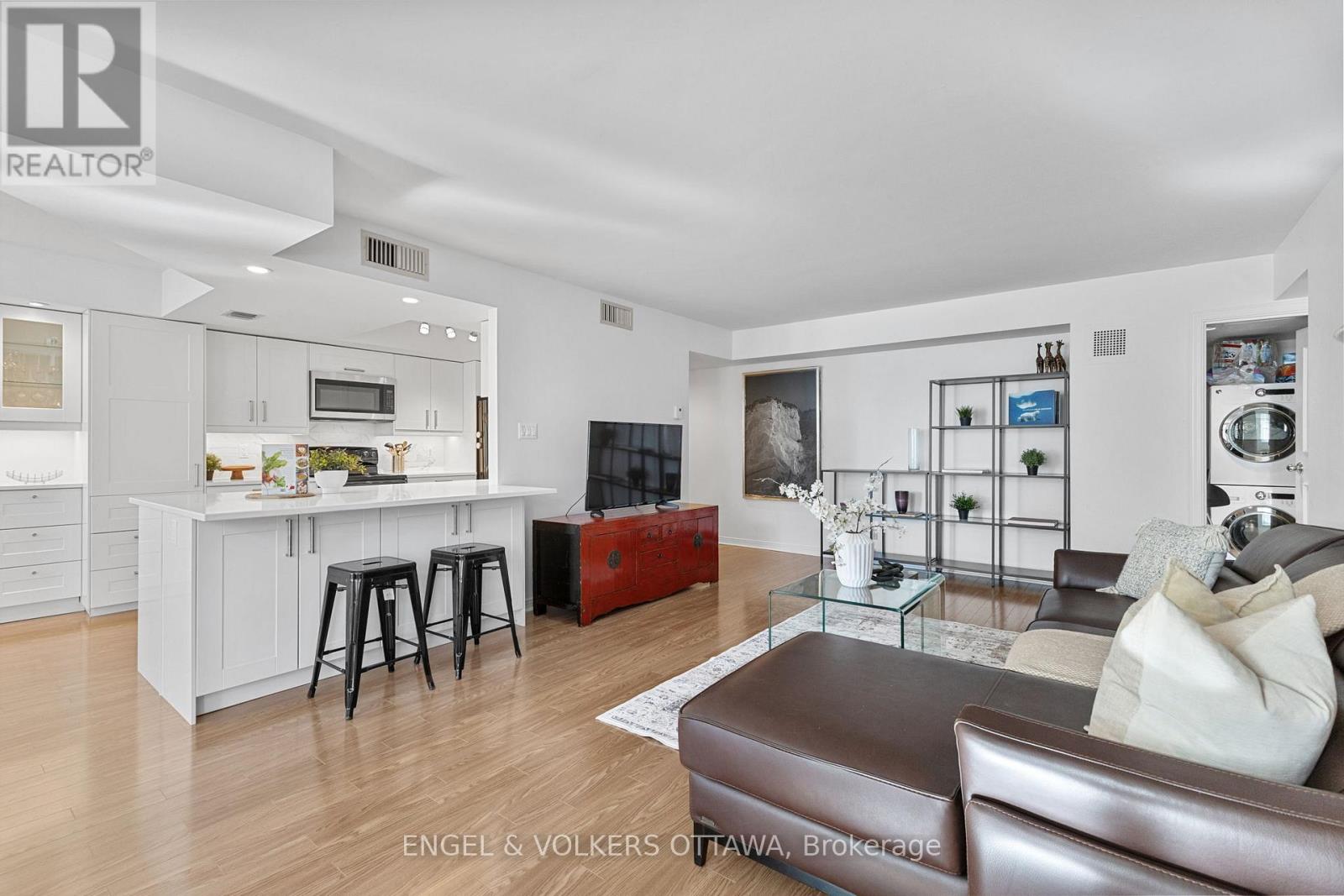 206 - 205 Somerset Street W, Ottawa, Ontario K2P 0J1 - Photo 14 - X12468319