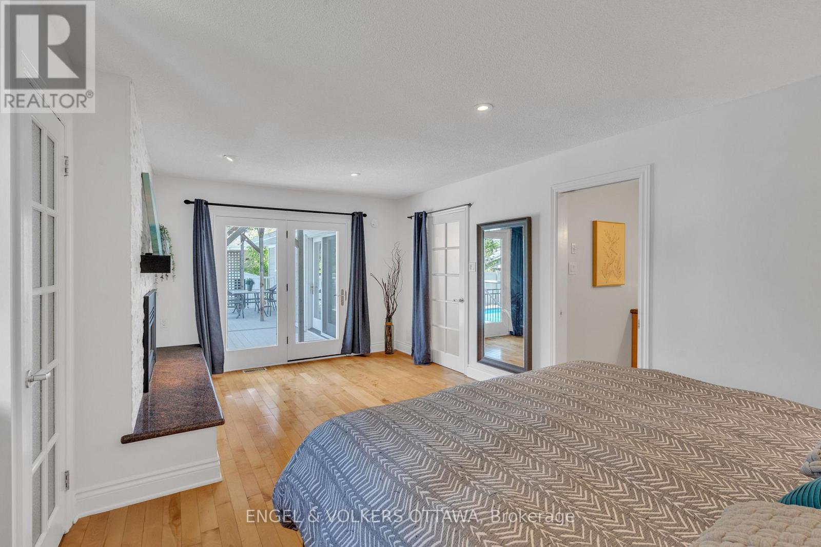 1369 Fontenay Crescent, Ottawa, Ontario  K1V 7K5 - Photo 11 - X12487233