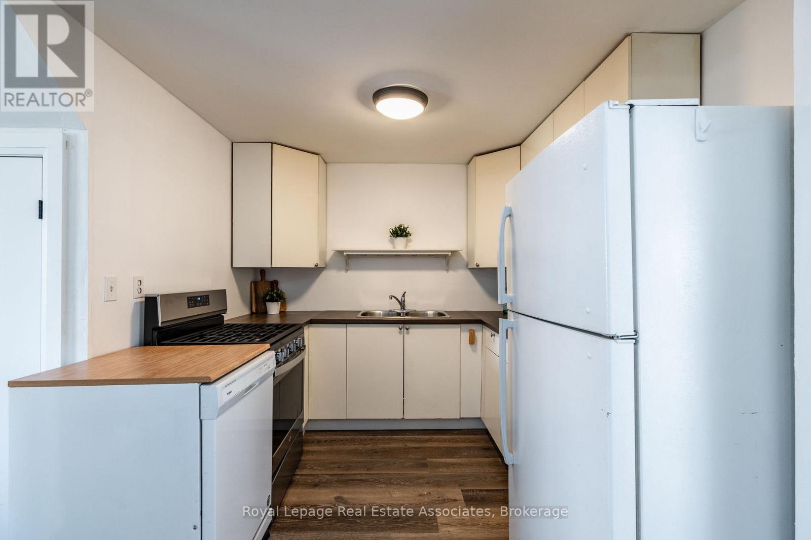 28 Edinburgh Avenue, Hamilton, Ontario  L8H 2C3 - Photo 10 - X12513796