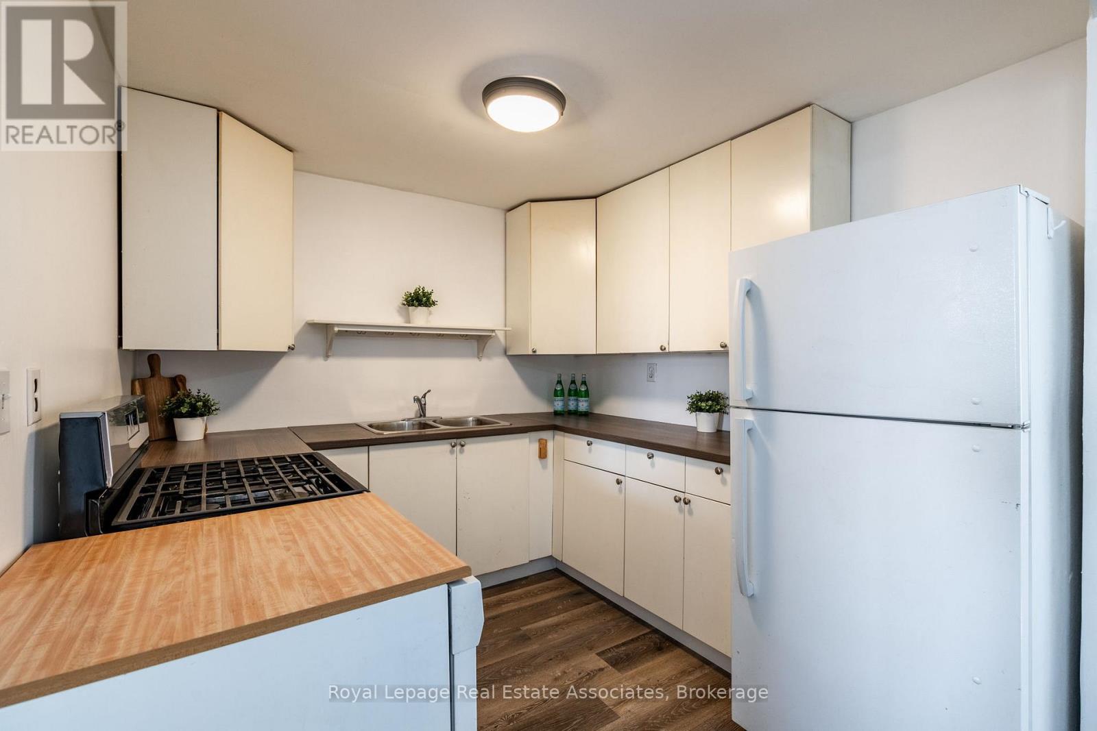 28 Edinburgh Avenue, Hamilton, Ontario  L8H 2C3 - Photo 11 - X12513796