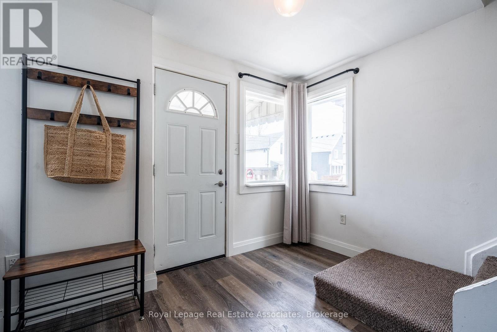 28 Edinburgh Avenue, Hamilton, Ontario  L8H 2C3 - Photo 4 - X12513796