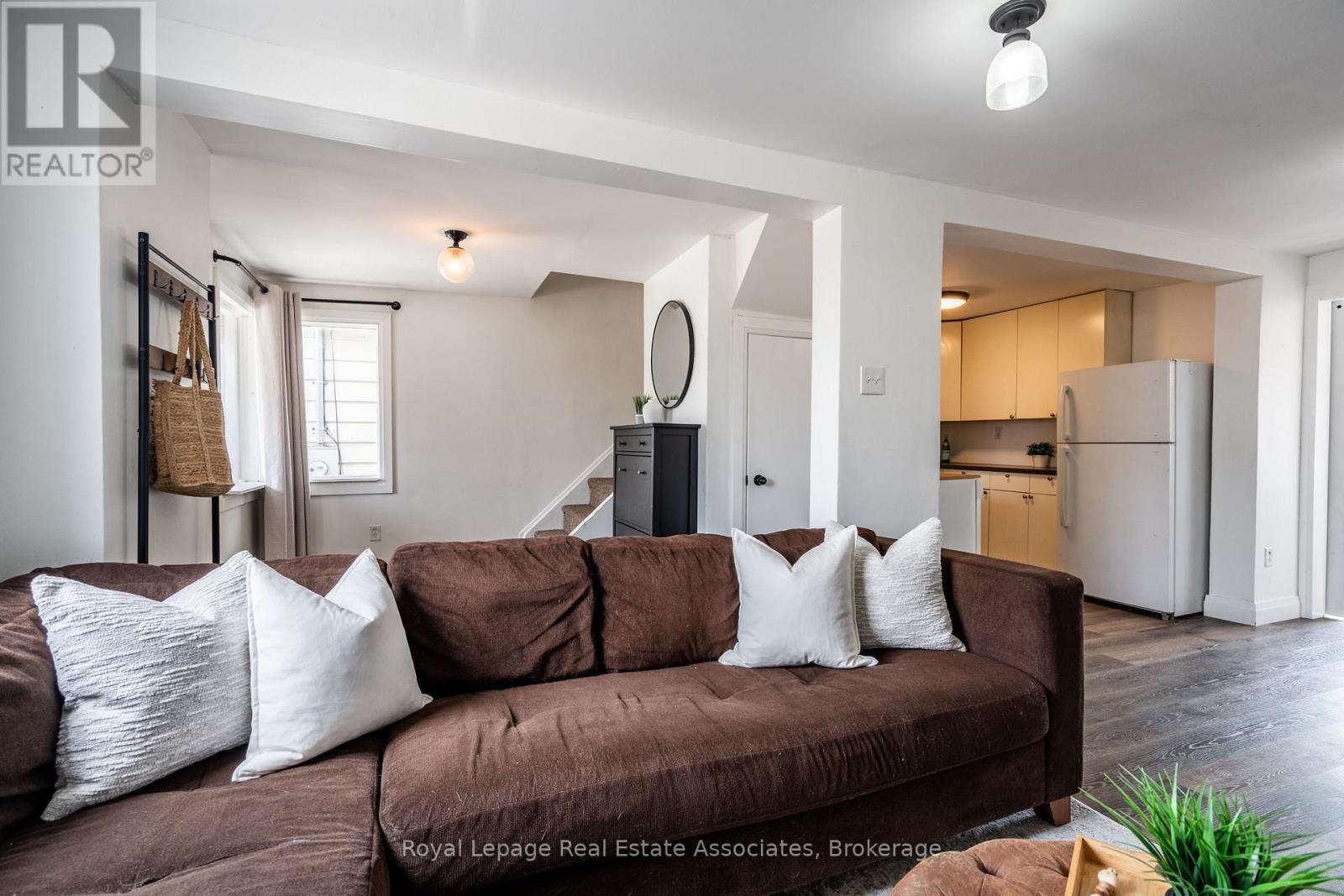 28 Edinburgh Avenue, Hamilton, Ontario  L8H 2C3 - Photo 8 - X12513796