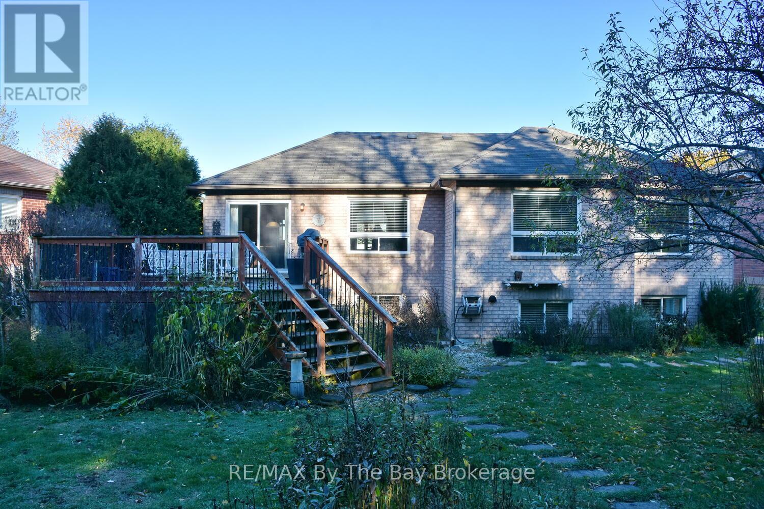 10 Cherry Sands Crescent, Wasaga Beach, Ontario  L9Z 1P5 - Photo 37 - S12513912