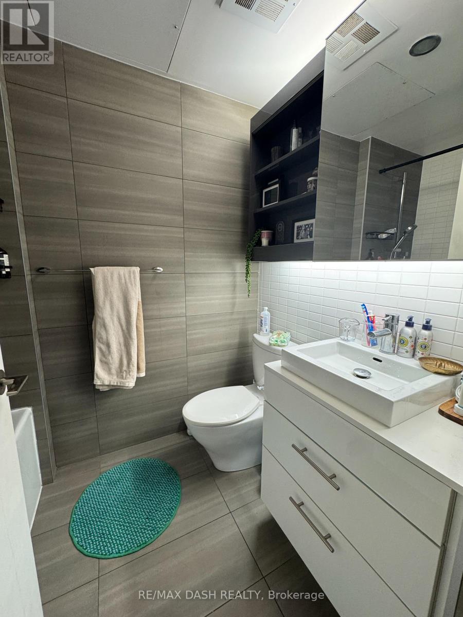 802 - 32 Trolley Crescent, Toronto, Ontario  M5A 0E8 - Photo 11 - C12409345