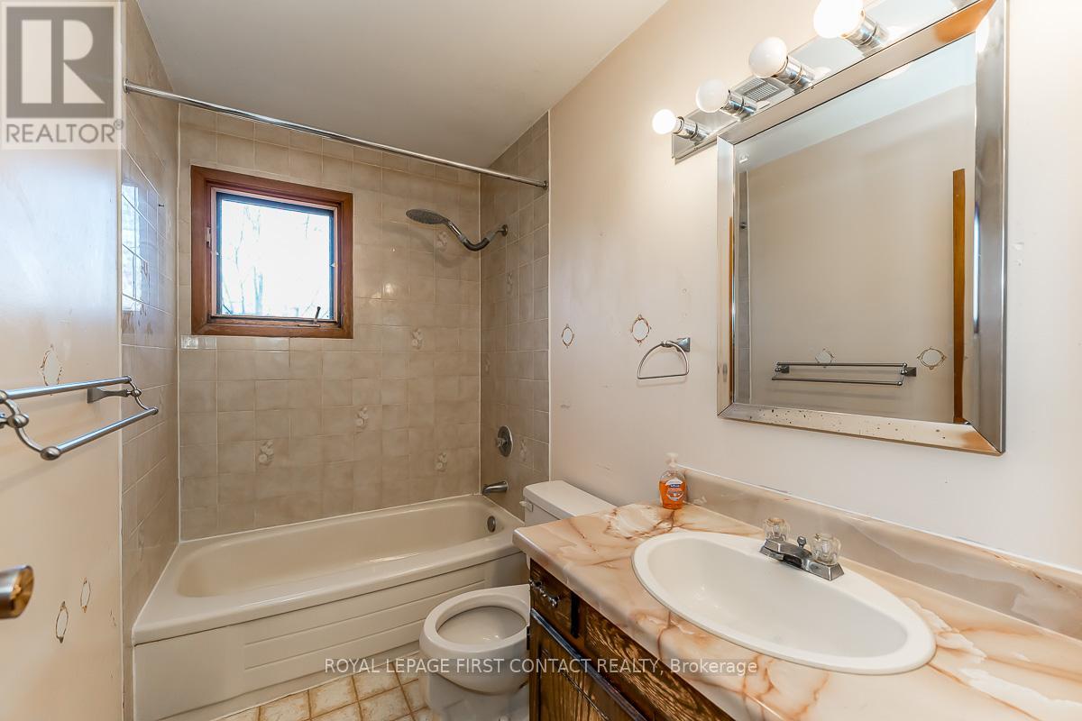 11707 27 County Road, Springwater, Ontario  L0L 1X0 - Photo 23 - S12513404