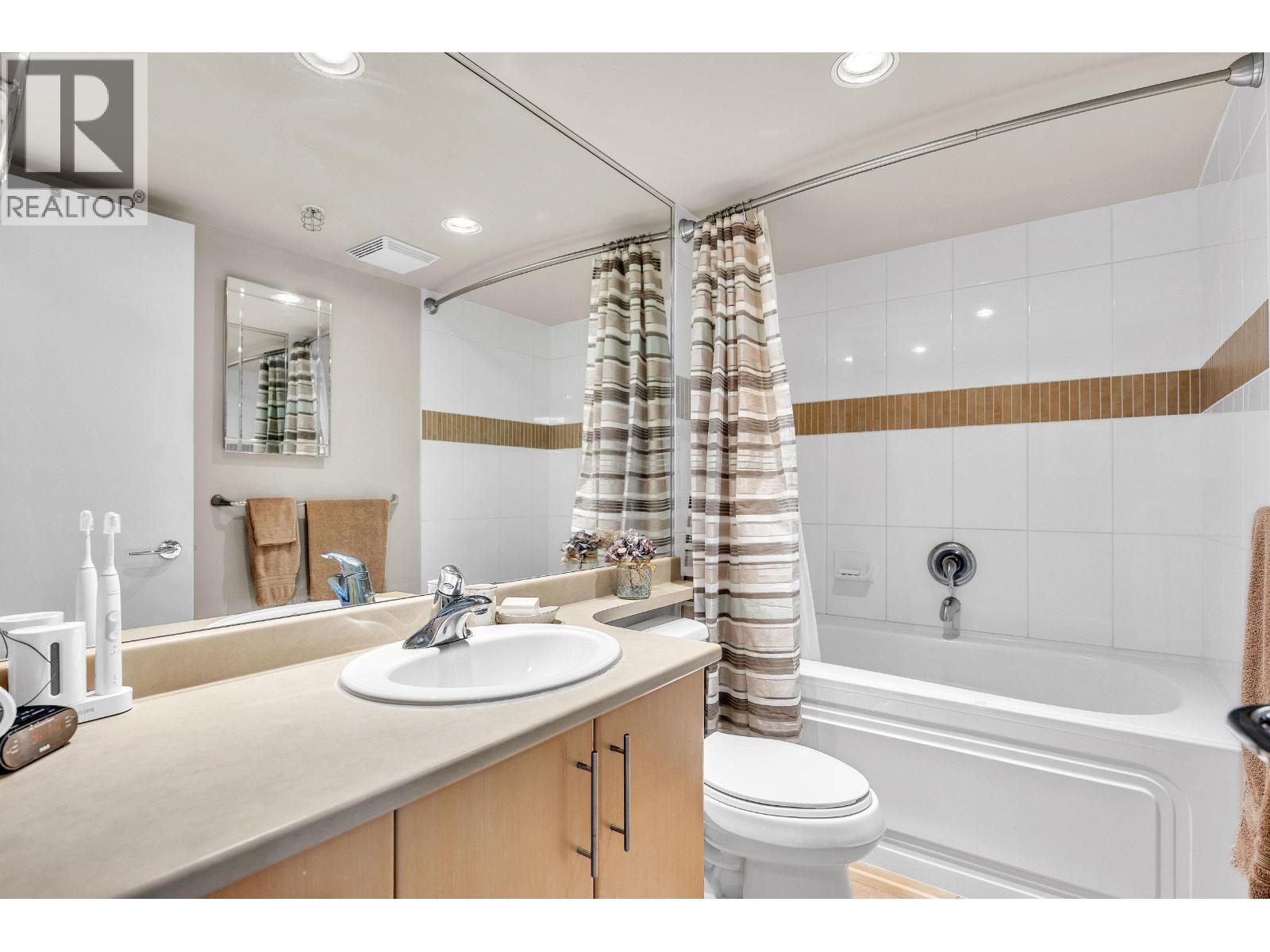 168 Prior Street, Vancouver, British Columbia V6A 0A6 - Photo 24 - R3065082