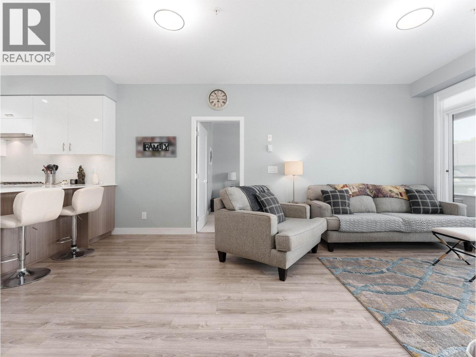 301 3971 Hastings Street, Burnaby, British Columbia  V5C 2H8 - Photo 5 - R3065104