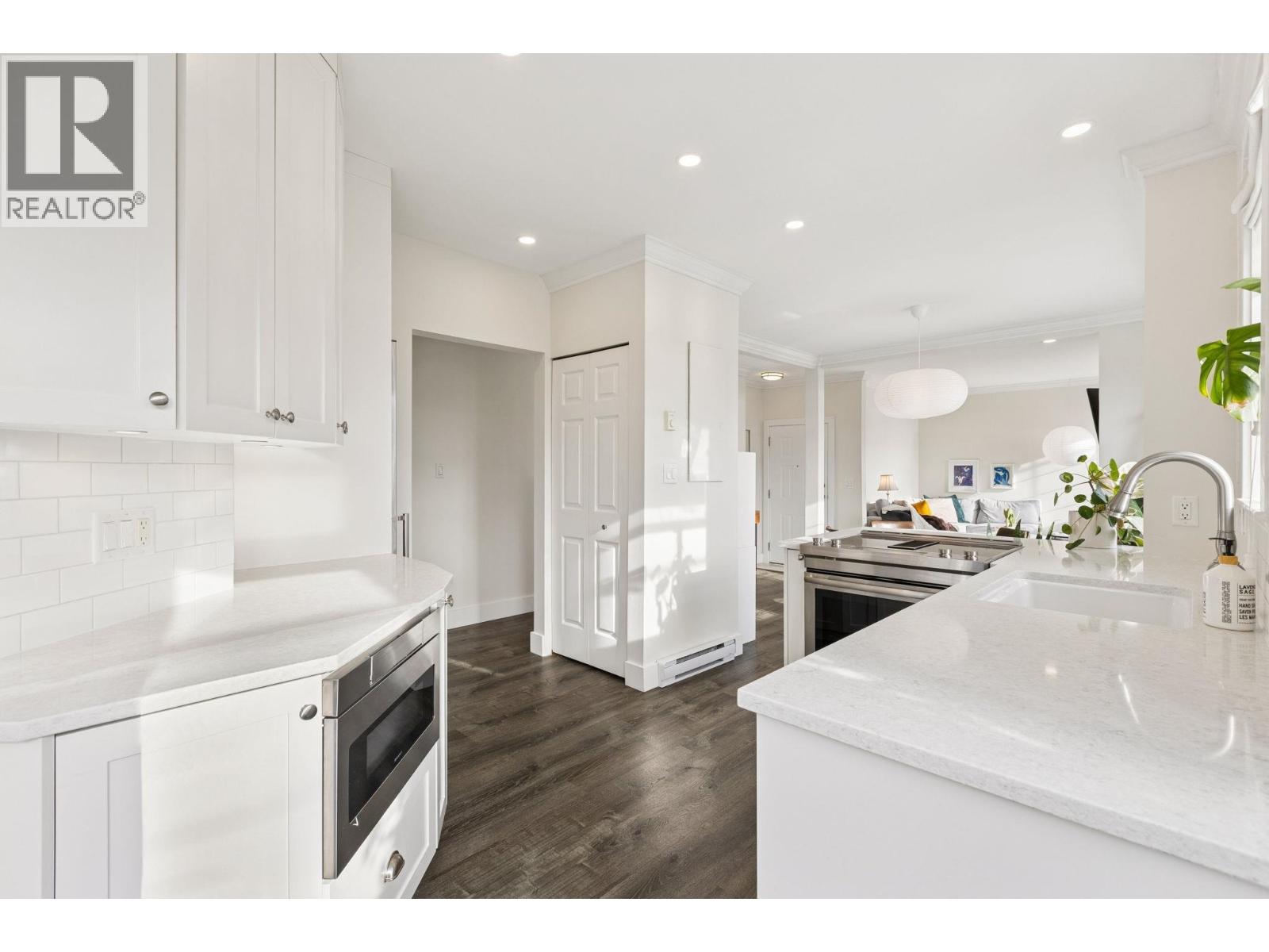 101 2440 Haywood Avenue, West Vancouver, British Columbia V7V 1Y1 - Photo 14 - R3065106