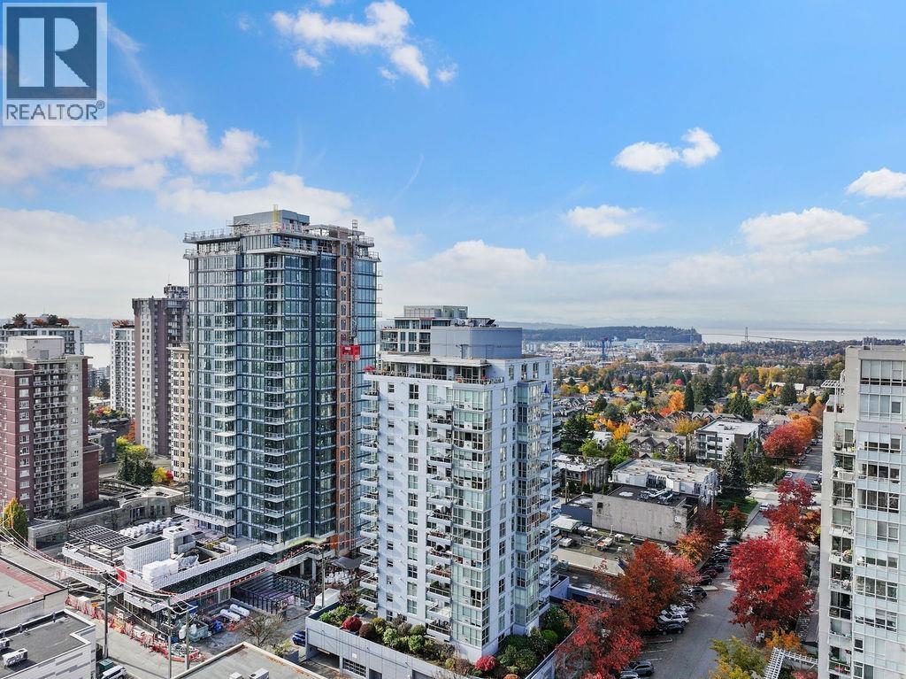 1004 121 W 16TH STREET, North Vancouver, British Columbia