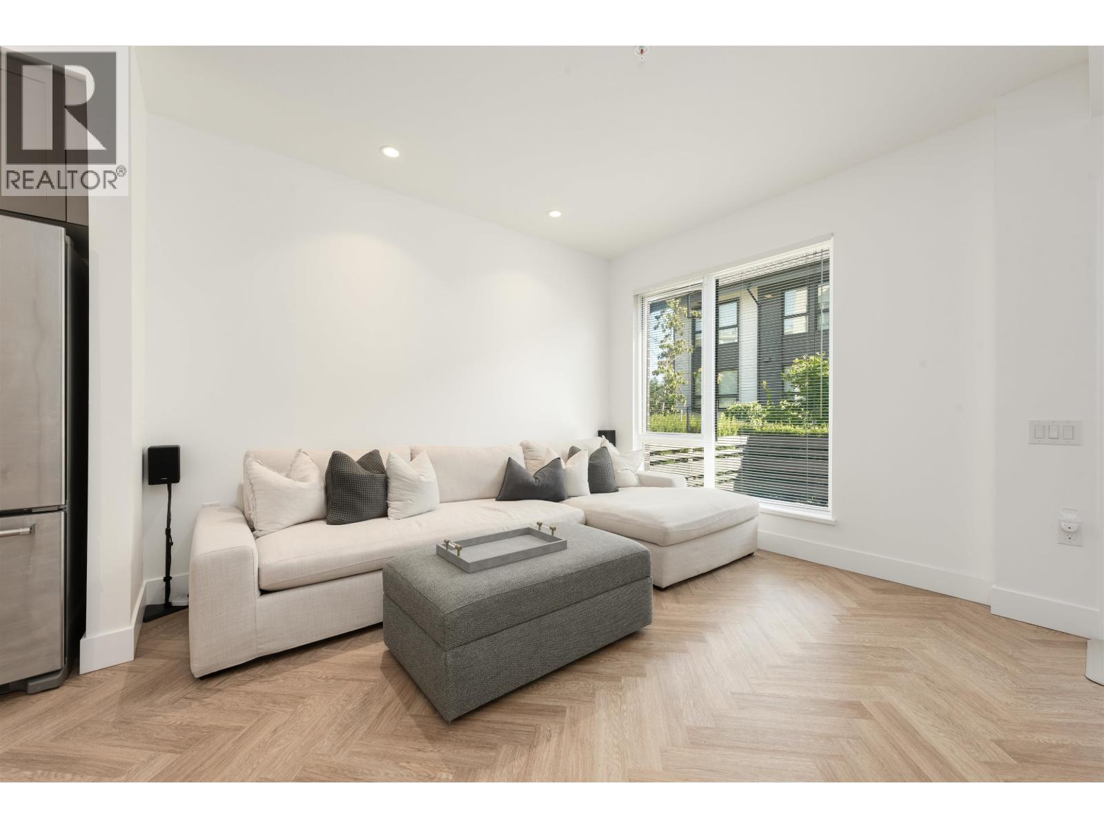 3 9278 Slopes Mews, Burnaby, British Columbia  V5A 0G1 - Photo 3 - R3065134