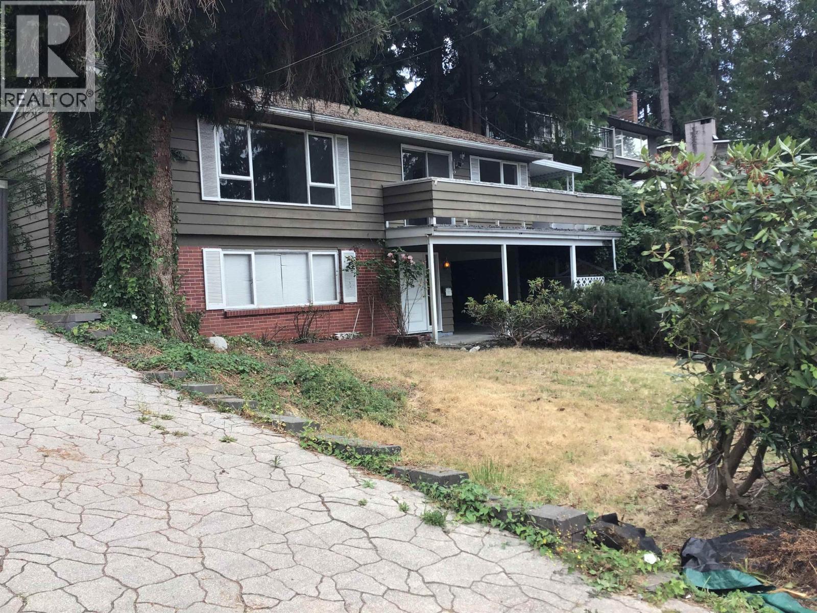 528 Greenway Avenue, North Vancouver, British Columbia  V7N 3C8 - Photo 2 - R3036136