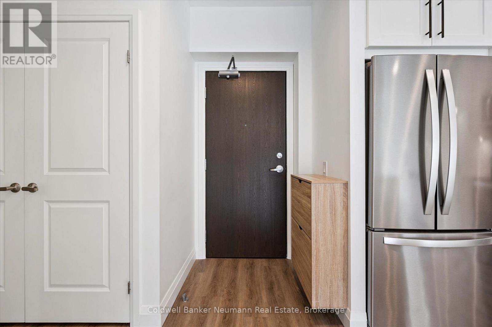 213 - 332 Gosling Gardens, Guelph (Clairfields/hanlon Business Park), Ontario  N1L 0P8 - Photo 3 - X12513908