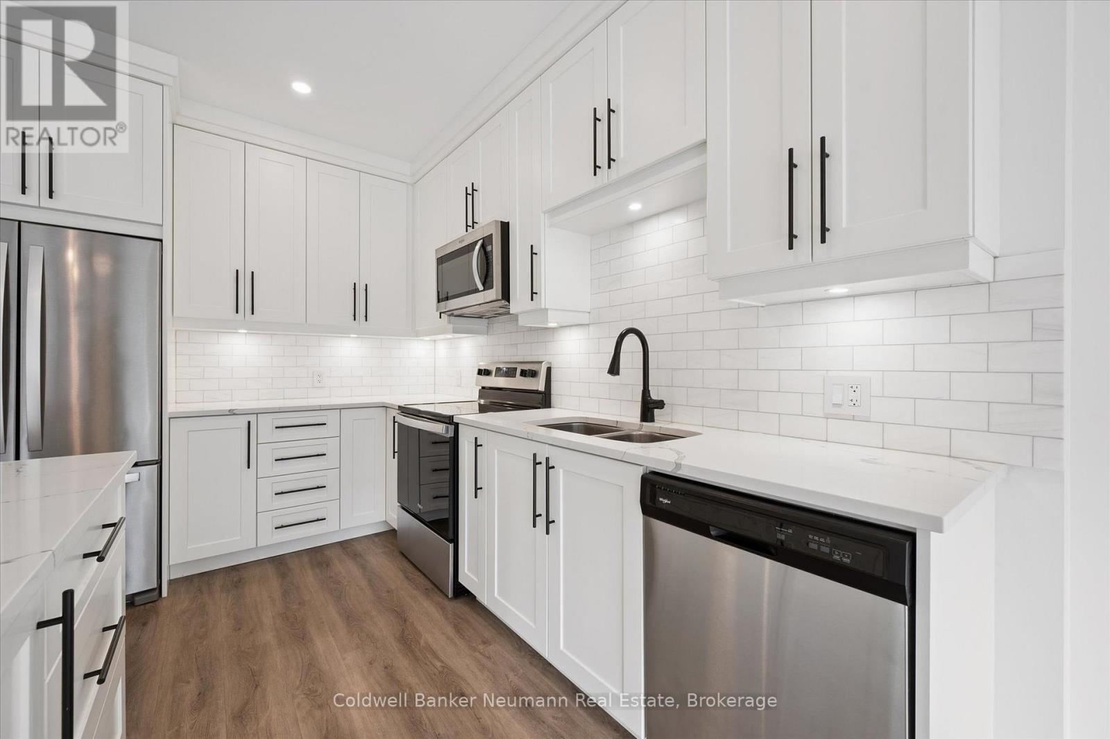 213 - 332 Gosling Gardens, Guelph (Clairfields/hanlon Business Park), Ontario  N1L 0P8 - Photo 4 - X12513908