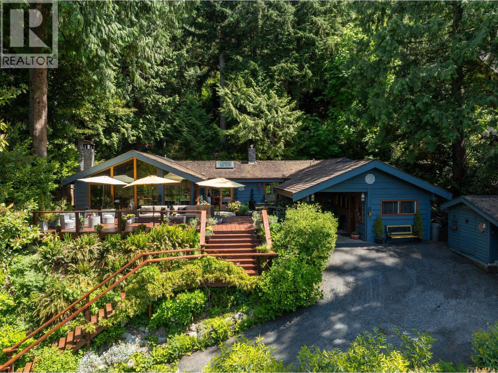 315 Bayview Road, Lions Bay, British Columbia  V0N 2E0 - Photo 2 - R3065089