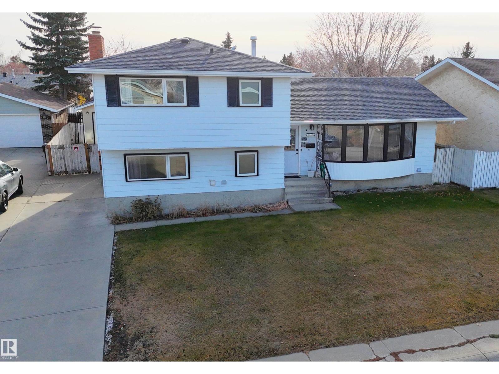 3717 136a Av Nw, Edmonton, Alberta  T5A 2P2 - Photo 1 - E4464811