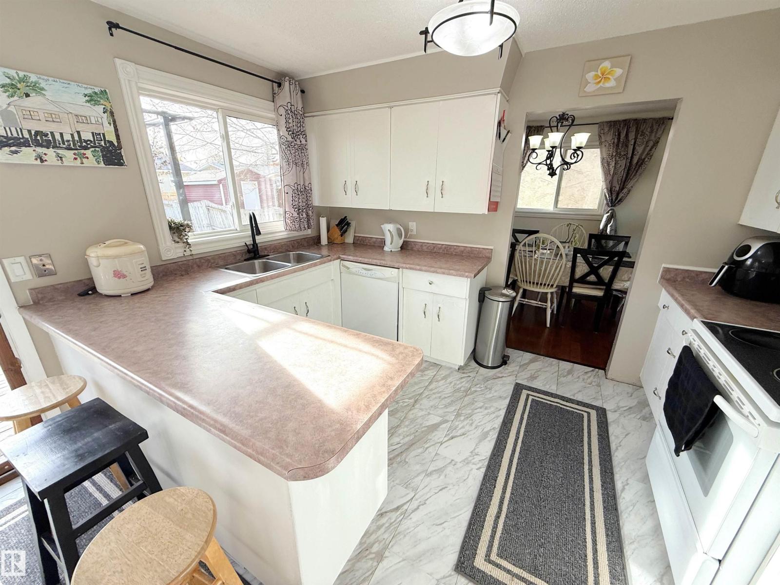 3717 136a Av Nw, Edmonton, Alberta  T5A 2P2 - Photo 12 - E4464811