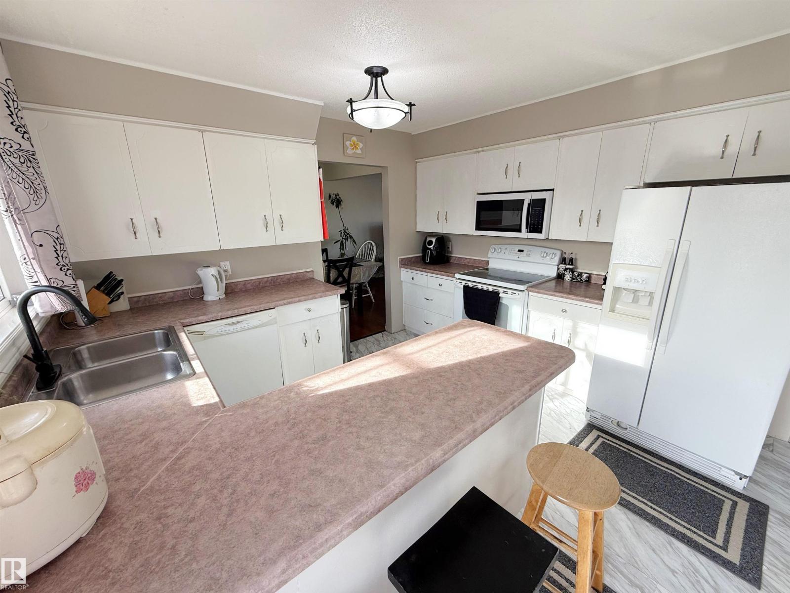 3717 136a Av Nw, Edmonton, Alberta  T5A 2P2 - Photo 13 - E4464811